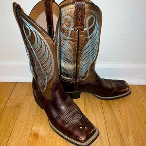 Ariat Square toe cowgirl boots